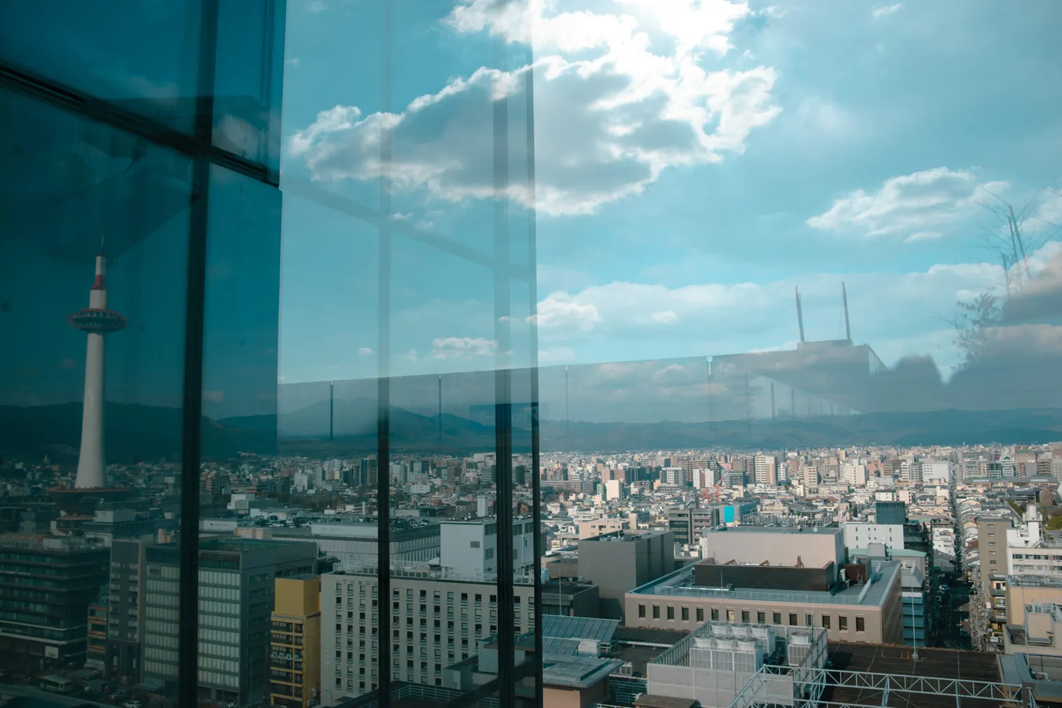 木々、空、水辺、街の遠景などを写した風景写真