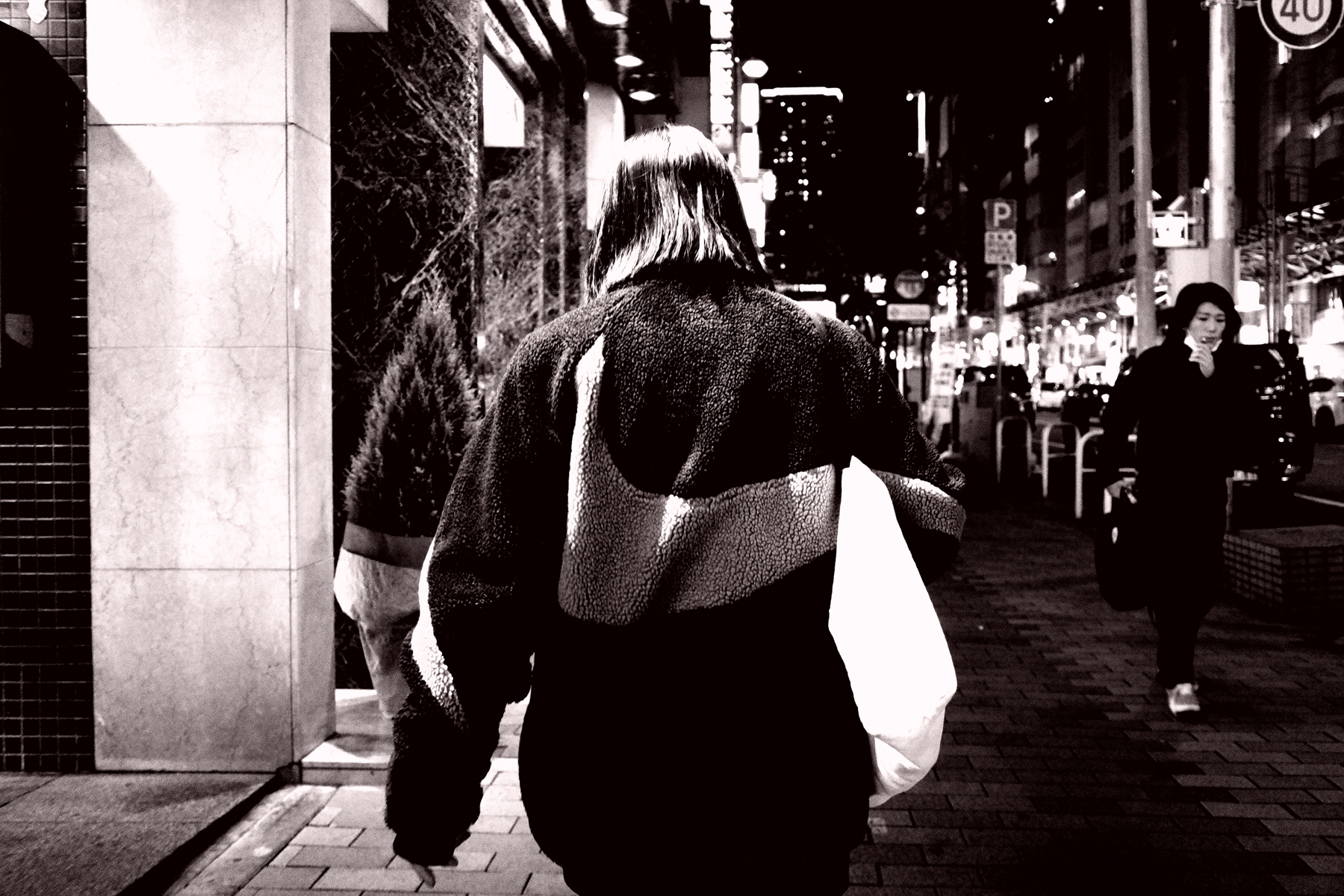 街や室内にいる人物を主題にした写真