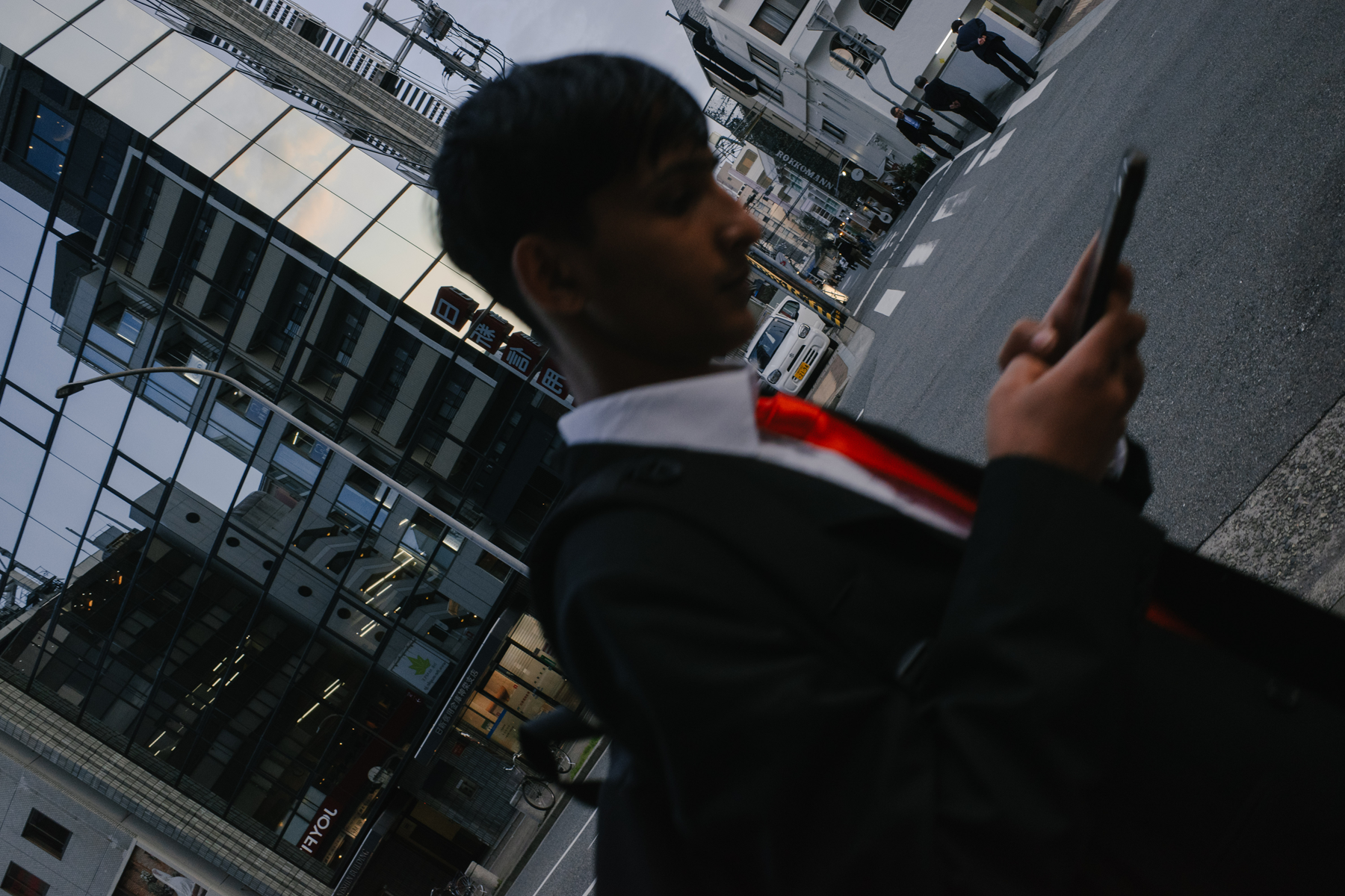 街や室内にいる人物を主題にした写真