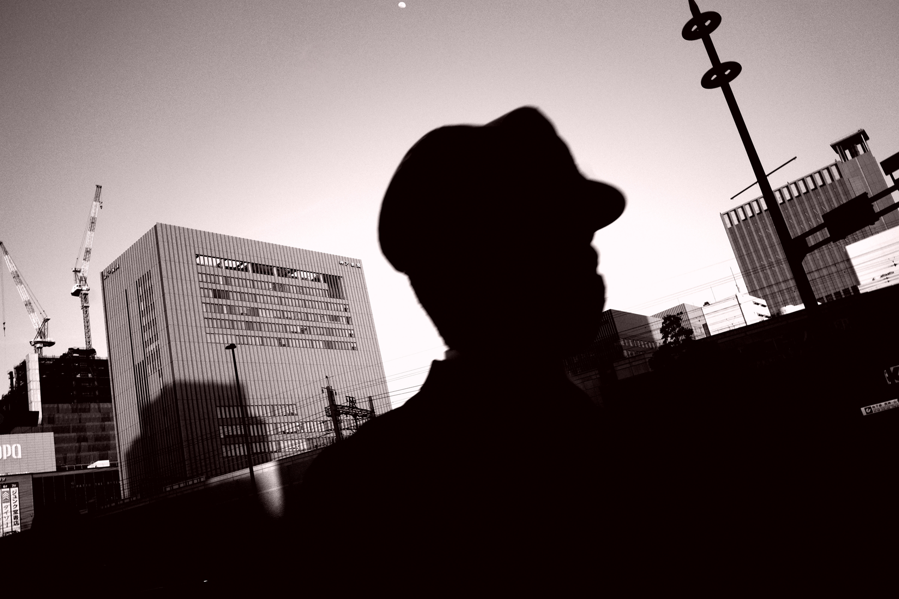 街や室内にいる人物を主題にした写真